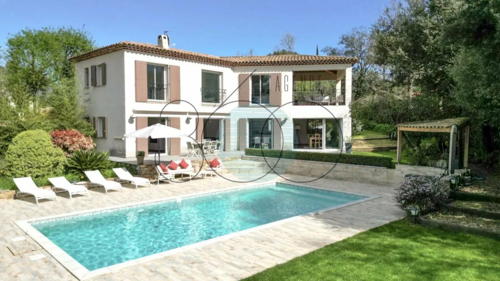 VILLA RÉCENTE - POSITION DOMINANTE - CALME ABSOLU