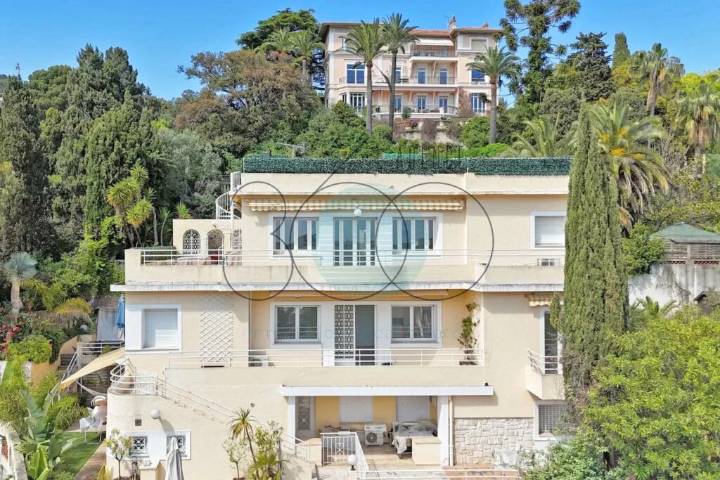 APPARTEMENT T3/T4 VUE MER AVEC JARDIN PRIVATIF
